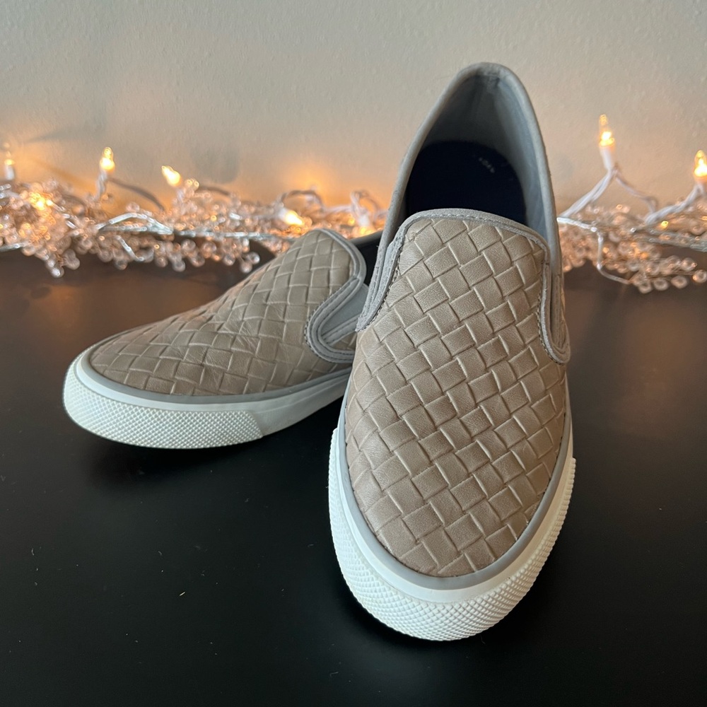 Sperry Women’s Seaside Emboss Weave Slip On Leather Sneaker Loafer Shoe Size 7